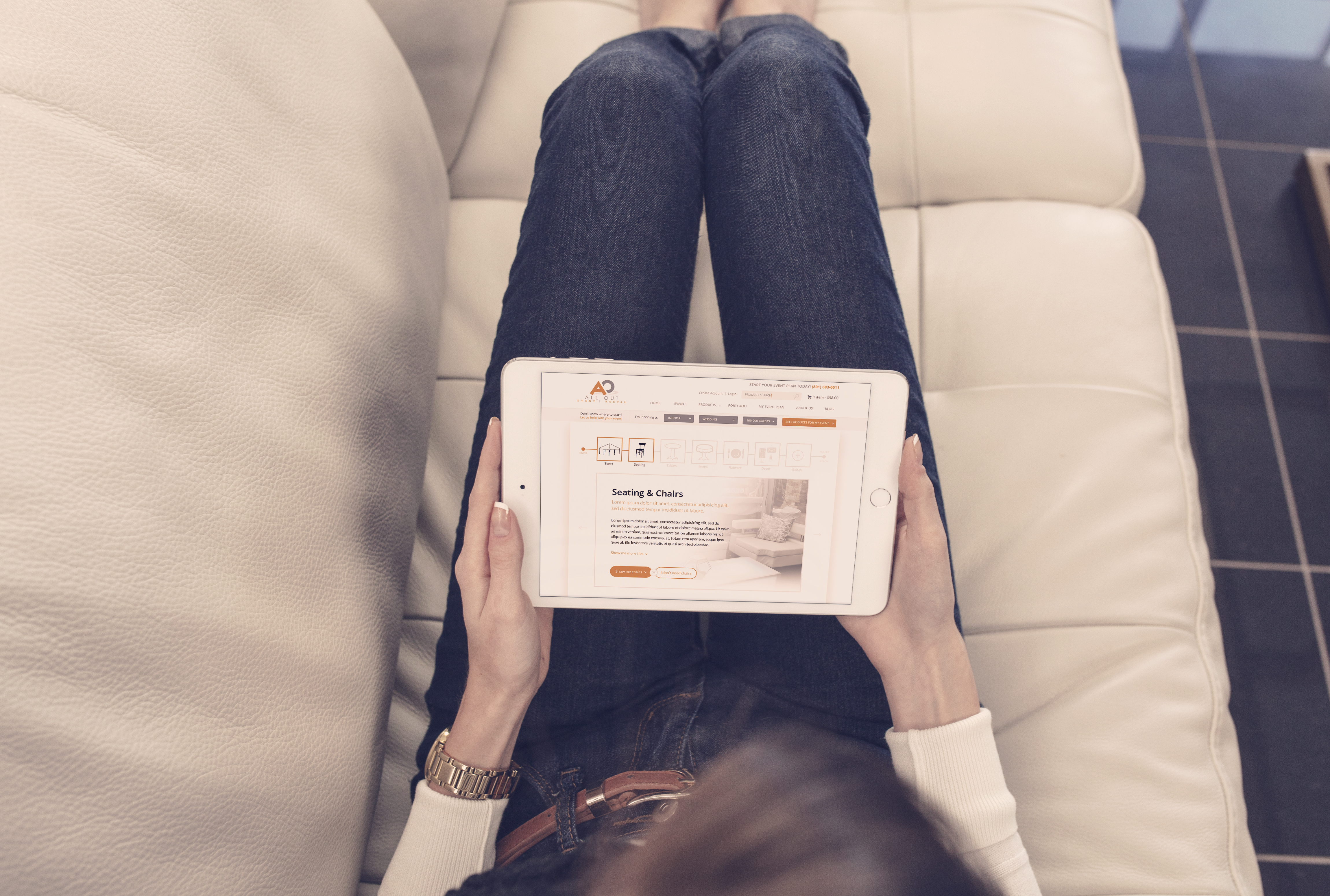 AllOut-WomanWithIpad